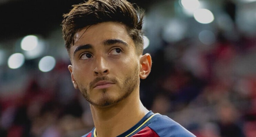 Futbolista acusa a su ex club de homofobia tras ser despedido