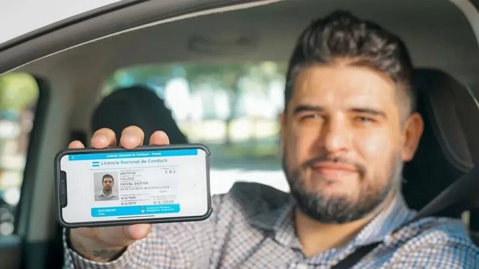 Se despide el carnet de conducir: la edad límite para manejar en Argentina