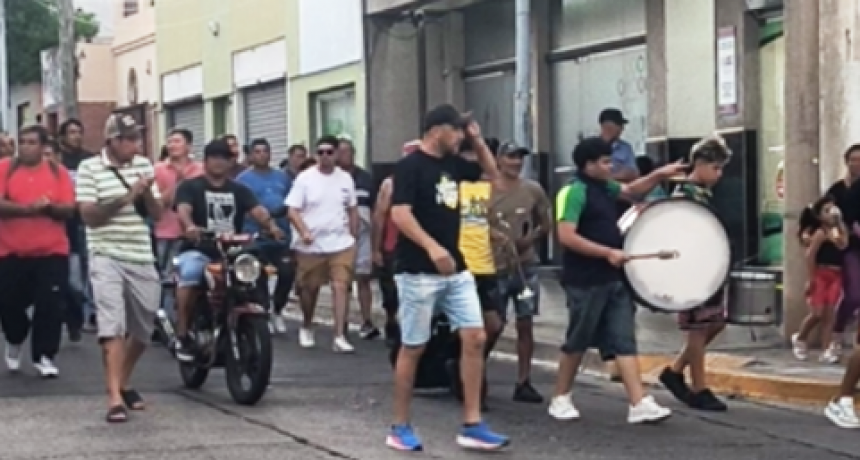 Trabajadores autoconvocados de Obras P&uacute;blicas marcharon nuevamente por reclamos salariales