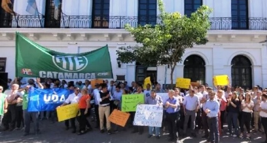 Judiciales profundizan su reclamo: nueva movilizaci&oacute;n y paro en la provincia