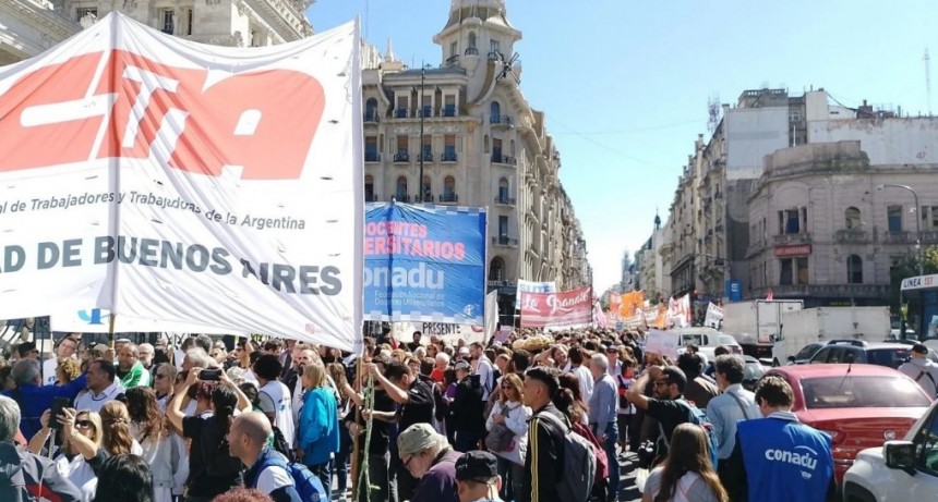 Gremios judicializar&aacute;n el nuevo decreto de Milei que limita el derecho a huelga