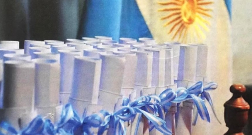 Validez nacional para el Bachiller con Orientaci&oacute;n en Econom&iacute;a y Administraci&oacute;n