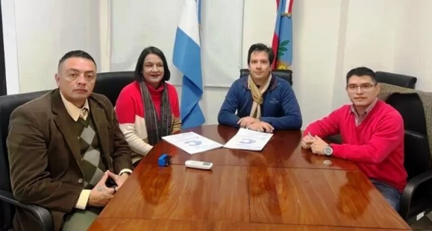 Firmaron convenio con la UNCA para el dictado de la Diplomatura en Rob&oacute;tica Educativa