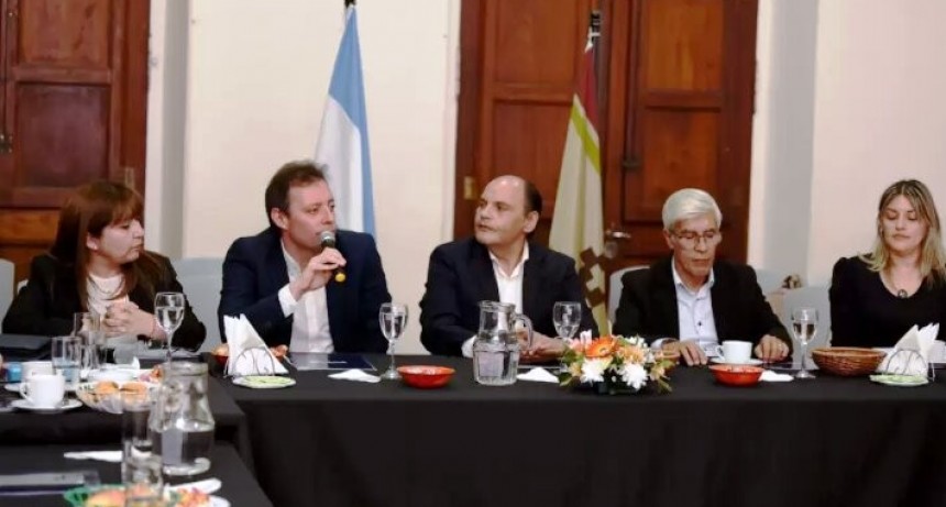 Se reuni&oacute; la 1&deg; Mesa para la Planificaci&oacute;n Educativa Integral