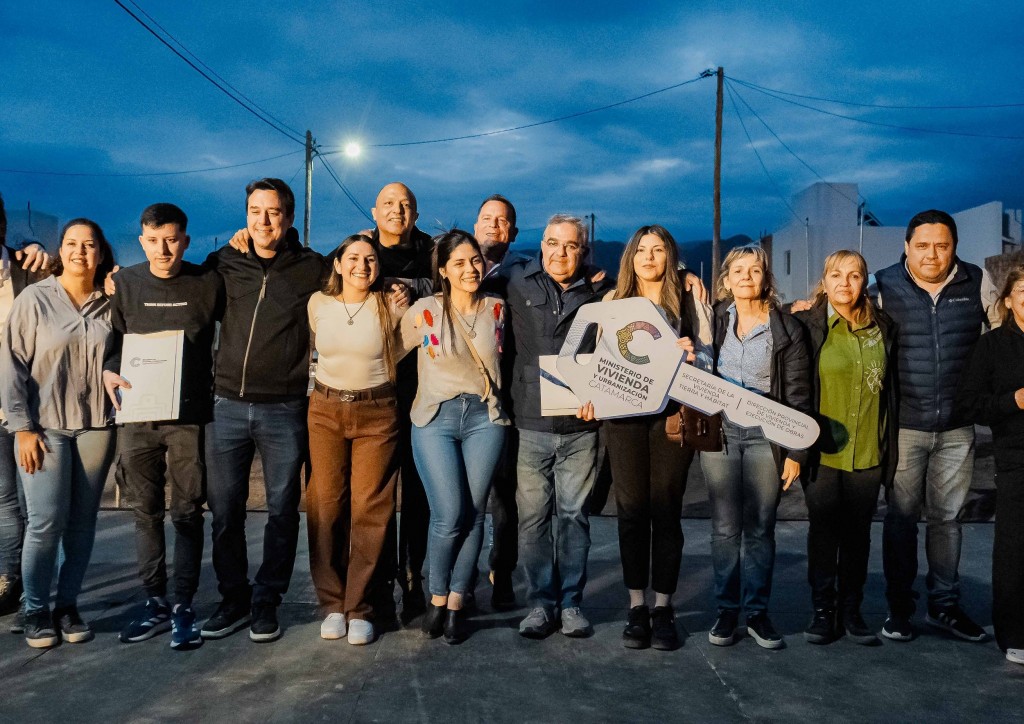 El Gobierno entregó 80 viviendas en Aires del Sur