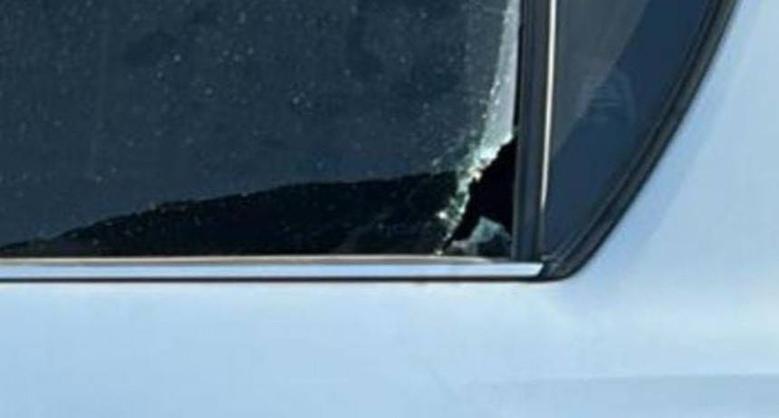 Balearon la camioneta de Juan Manuel Urtubey durante gira electoral en Salta